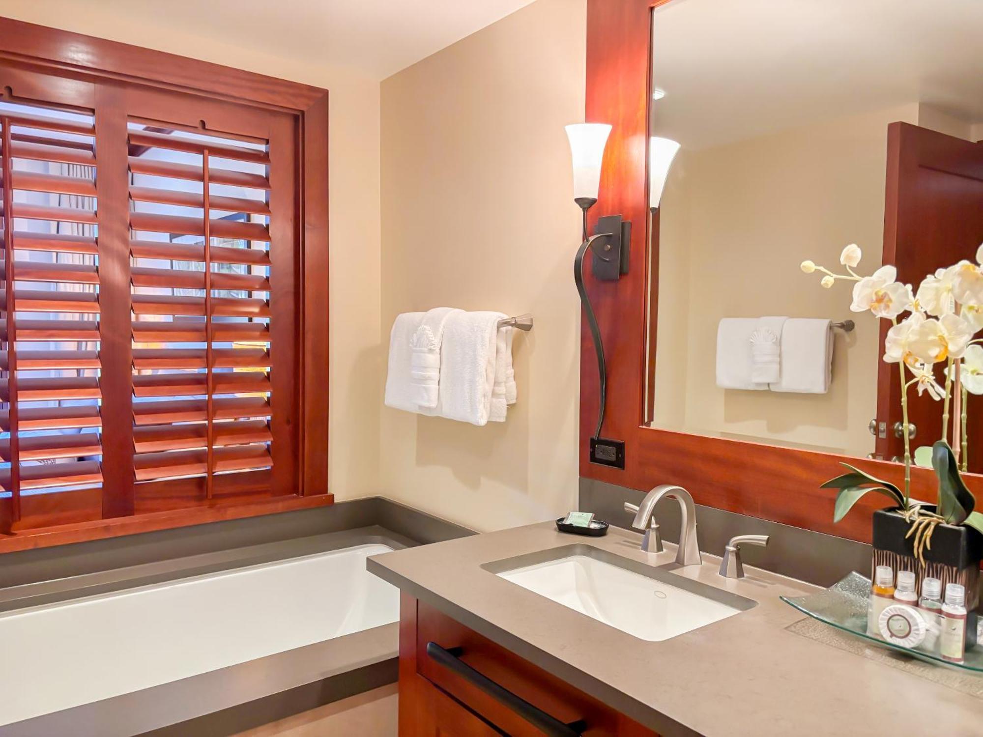 Ko Olina Beach Villas B304 - 3Br Luxury Condo With Stunning Ocean View & 2 Free Parking Kapolei Bagian luar foto